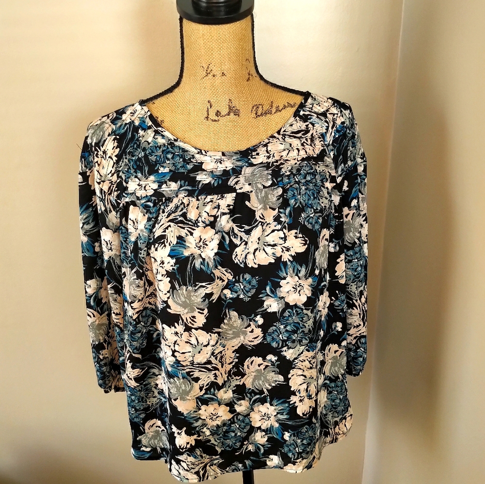 5/$25 Lauren Conrad Floral Blouse